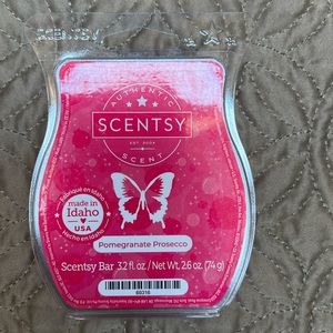 SCENTSY Pomegranate Prosecco Wax Bar